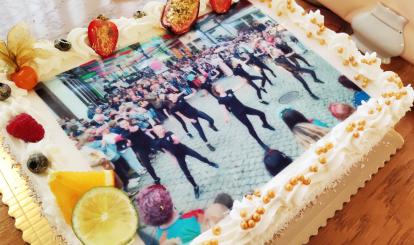 Tort z podobiznami tancerzy