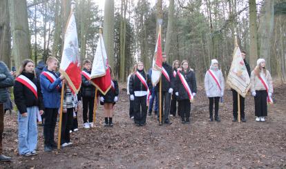 Uroczyste odsłonięcie TABLICY POŚWIĘCONEJ OFIAROM BYŁYCH I OBECNIE TRWAJĄCYCH KONFLIKTÓW ZBROJNYCH „Nigdy więcej wojen!” 