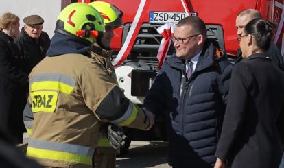 Nowy wóz strażacki w Zajączkówku 
