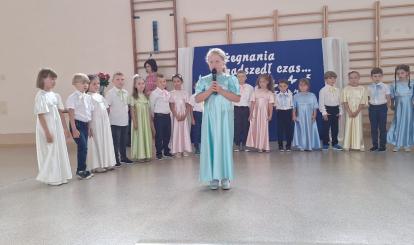 uroczystość zakończenia roku przedszkolnego dzieci odchodzących do szkoły z grupy „Kangurki”
