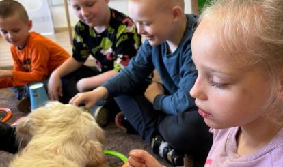 Dogoterapia w Szkole Podstawowej z Oddziałami Przedszkolnymi w Toporzyku