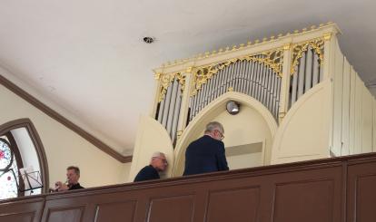 Poświęcenie i wybudzenie organów z kościoła filialnego pw. Najświętszego Serca Pana Jezusa w Łęgach