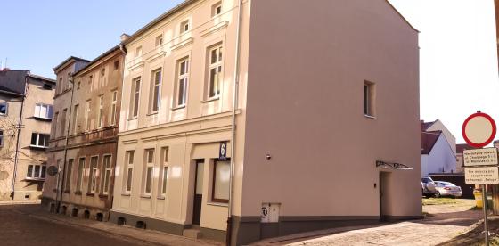 Tylko 105 tys. zł! Przetarg na klimatyczne mieszkanie w centrum uzdrowiska